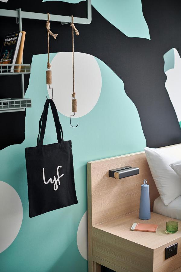 Hotel Lyf Collingwood Melbourne City Exterior foto